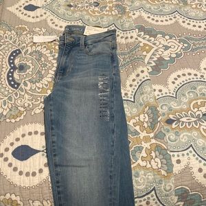 Size 4 Short AE JEANS
